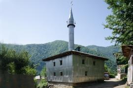 «آخو»؛ مسجدی که درب آن در موزه نگهداری می‌شود  