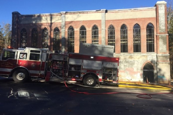 درخواست تحقیق درباره آتش‌سوزی مسجد کارولینای شمالی