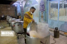 ستاد اجرایی فرمان امام(ره) بوشهر ۱۱۰ هزار دست غذای گرم طبخ می‌کند