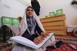 دختر نابینای ۱۳ ساله حافظ قرآن شد