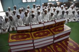 اهدای قرآن به مدارس اسلامی سریلانکا  