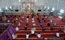 لغو دوباره نمازهای جماعت و جمعه در مساجد «سلانگور» مالزی