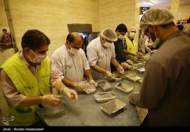  ستاد اجرایی فرمان امام(ره) بوشهر ۱۱۰ هزار پرس غذای گرم طبخ و توزیع می‌کند 