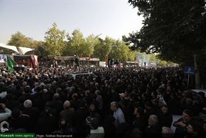  تشییع پیکر مطهر ۱۳۵ شهید دوران دفاع مقدس در تهران